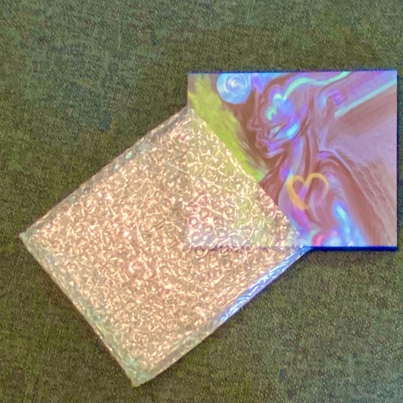 New Honeybee Gardens Resilience All in One Eyeshadow Blush & Lip Palette 🎨 - Picture 6 of 8